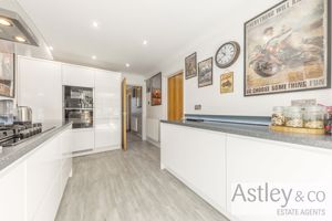 kitchen- click for photo gallery